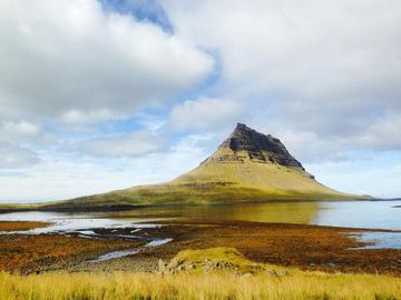View details about Icelandic Dream - Golden circle